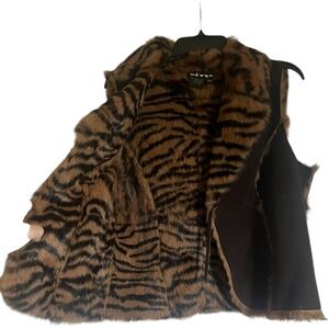 Revue Fur Brown  Vest  Size L Ribbed Zebra Suede/ Brow Rabbit Cozy Comfy Elegant